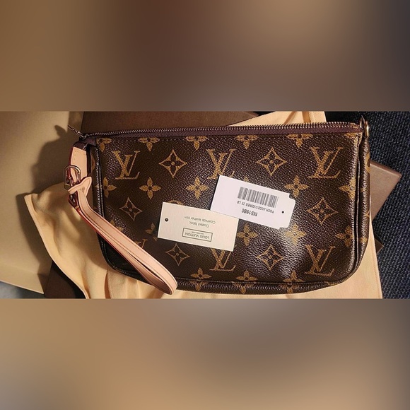 New LOUIS VUITTON POCHETTE, wristlet - Picture 6 of 11